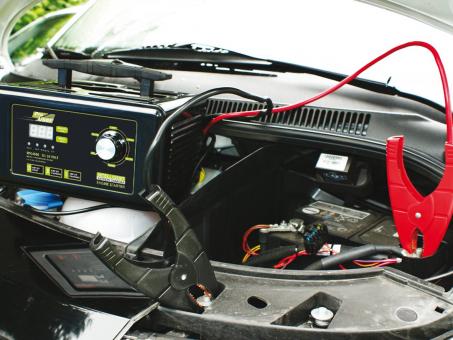 ProUser Intelligentes Ladegerät und Starthilfe RFC 4500 