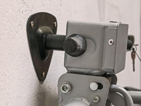 Wandhalterung lang für  träger, Tiefe ca. 6,5 cm 