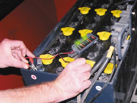 Eufab Batterie Tester für KFZ Batterien und Lichtmaschinen 