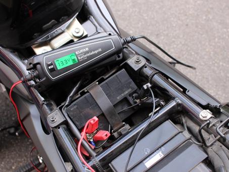 Eufab Intelligentes Batterieladegerät 6/12 V, 4 A 4-stufig 