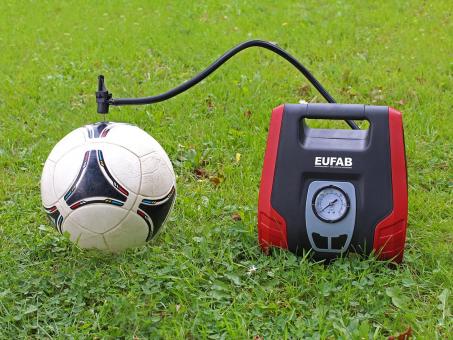 EUFAB Dual Power Kompressor mit 12V und 230V Anschluss 